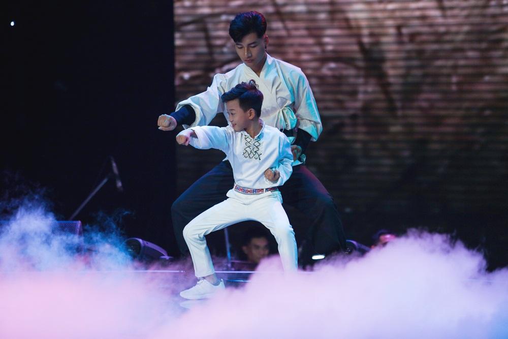 Soobin Hoàng Sơn bất đồng quan điểm với Hồ Hoài Anh trên ghế nóng-2