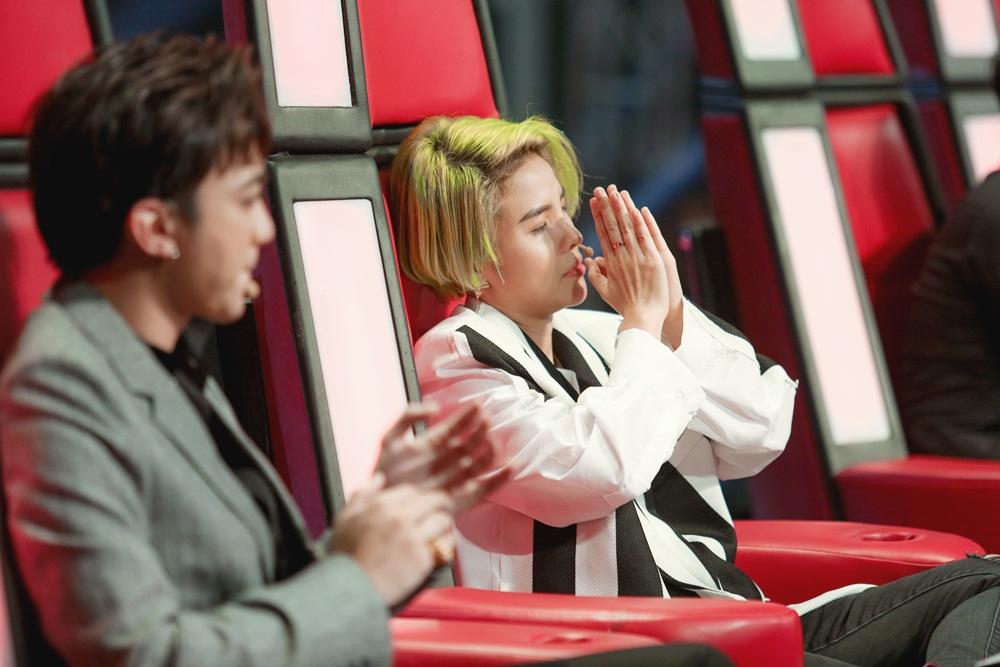 Soobin Hoàng Sơn bất đồng quan điểm với Hồ Hoài Anh trên ghế nóng-4