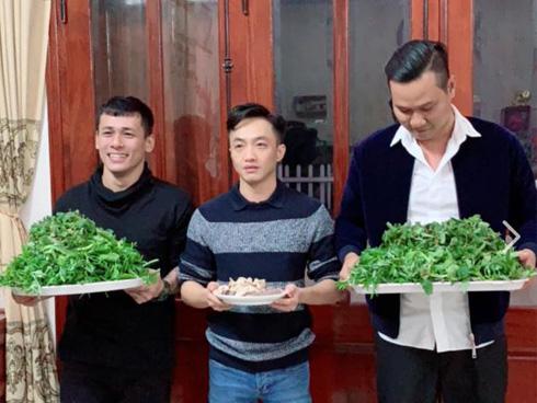 Sự thật 'ngã ngửa' về hình ảnh Cường Đô La bê tráp tới nhà Đàm Thu Trang xin cưới