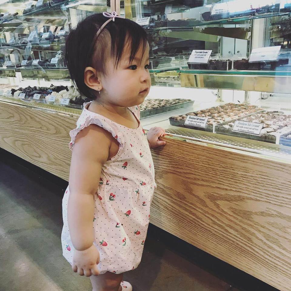 Ít khi khoe hình, nhiều người bất ngờ con gái ca sĩ Lam Trường mới 2 tuổi thôi mà đã có tướng mỹ nhân tương lai rồi-5