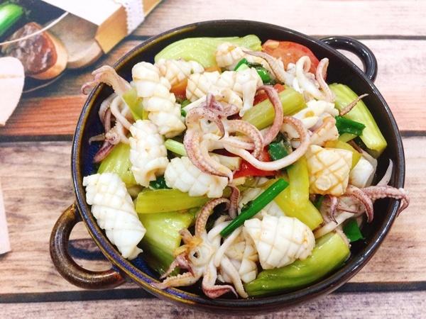 Mực xào dưa chua thanh ngọt, nhậu cuối tuần thì hết ý-1