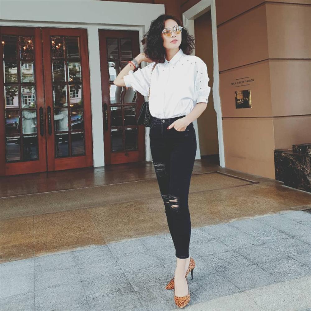 Phạm Quỳnh Anh vui vẻ thưởng thức món ngon hè phố giữa thời điểm bị nghi lơ đẹp Bảo Anh-11