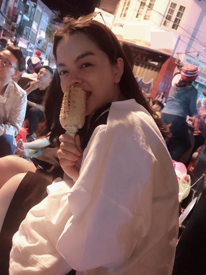 Phạm Quỳnh Anh vui vẻ thưởng thức món ngon hè phố giữa thời điểm bị nghi lơ đẹp Bảo Anh-2