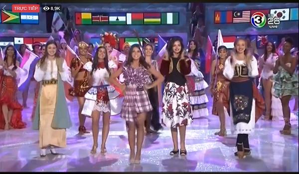 Các thí sinh mặc quốc phục biểu diễn Dances of the World-1