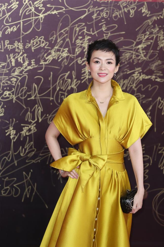 Cặp bạn thân trở mặt thành thù Đường Yên và Dương Mịch đẹp bất phân thắng bại trên thảm đỏ Hoa Biểu lần thứ 17-10