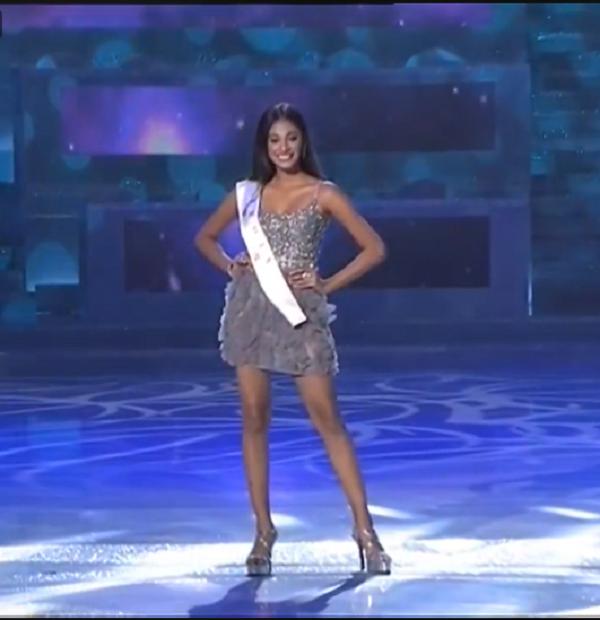 Tiểu Vy diện váy cực xinh khi được xướng tên vào top 30-5