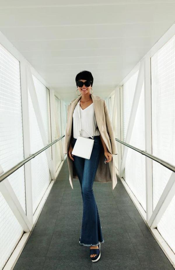 Học sao Việt cách kéo dài đôi chân như siêu mẫu với tủ quần áo sẵn có trong mùa đông giá lạnh-6