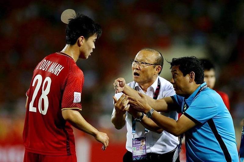 Cầu thủ của Philippines chúc mừng chiến thắng tuyển Việt Nam, nhưng bình luận của Duy Mạnh mới gây chú ý-1