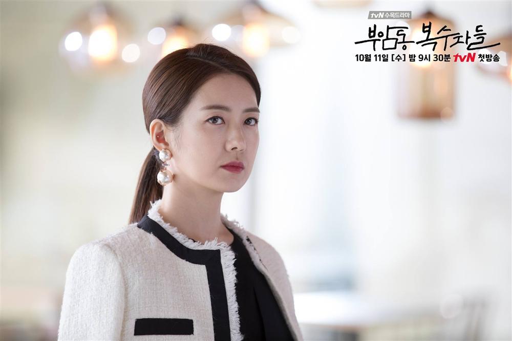 Chỉ cần có 5 nét tướng trên mặt, phụ nữ trước sau kiểu gì cũng làm QUAN TO SẾP LỚN-1