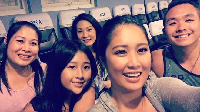 Hai con lớn giỏi giang, đa tài nhưng ít ai biết rằng nghệ sĩ Hồng Vân còn một cô út xinh xắn, nhiều tài lẻ không kém anh chị-8