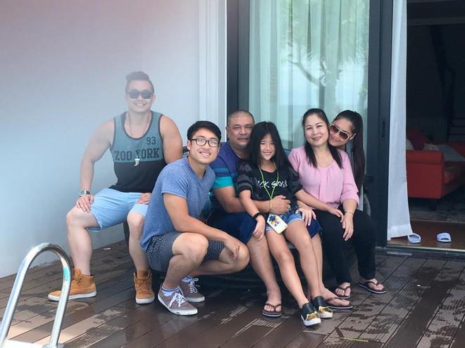 Hai con lớn giỏi giang, đa tài nhưng ít ai biết rằng nghệ sĩ Hồng Vân còn một cô út xinh xắn, nhiều tài lẻ không kém anh chị-1