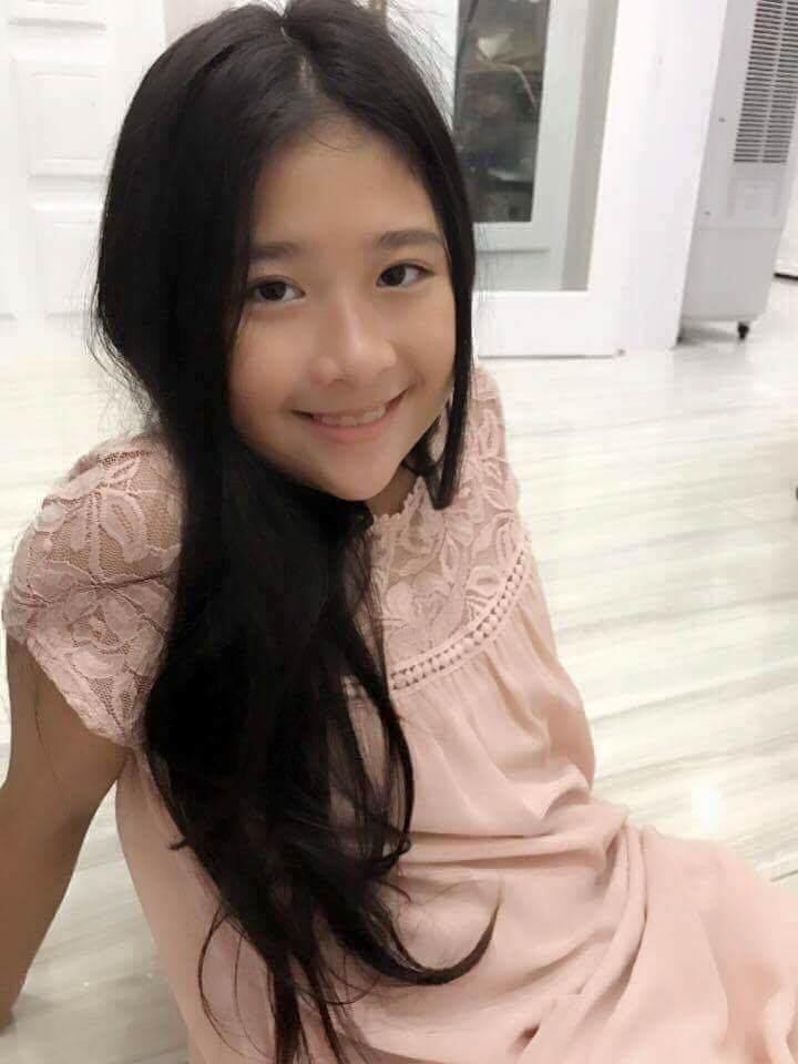 Hai con lớn giỏi giang, đa tài nhưng ít ai biết rằng nghệ sĩ Hồng Vân còn một cô út xinh xắn, nhiều tài lẻ không kém anh chị-4