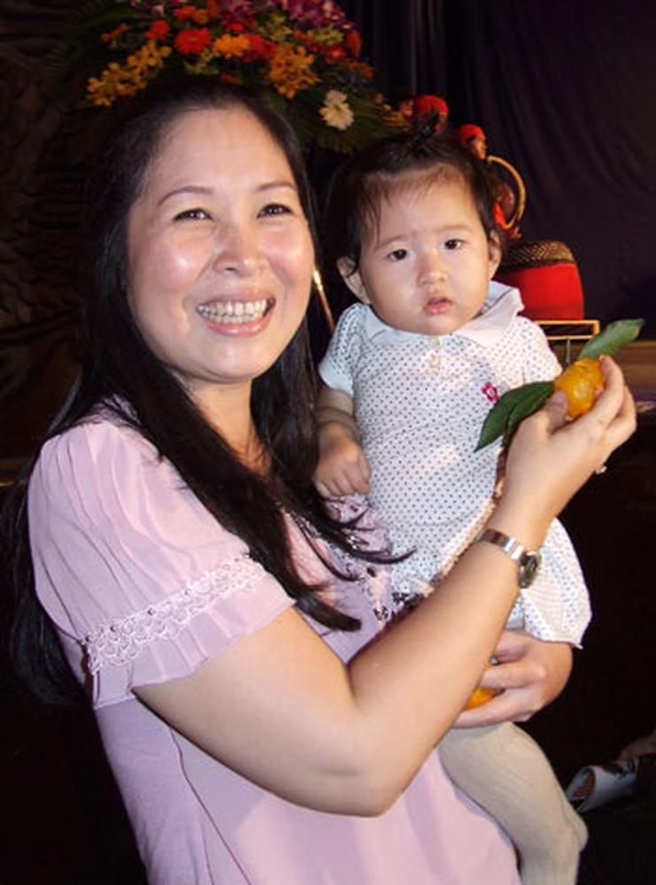 Hai con lớn giỏi giang, đa tài nhưng ít ai biết rằng nghệ sĩ Hồng Vân còn một cô út xinh xắn, nhiều tài lẻ không kém anh chị-11