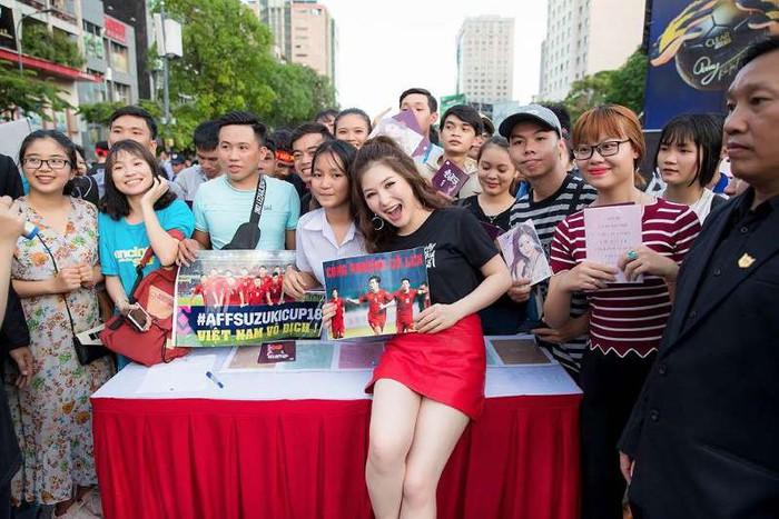 Mỹ nhân phát cuồng vì Công Phượng: người hứa hôn, người viết thư tỏ tình-1