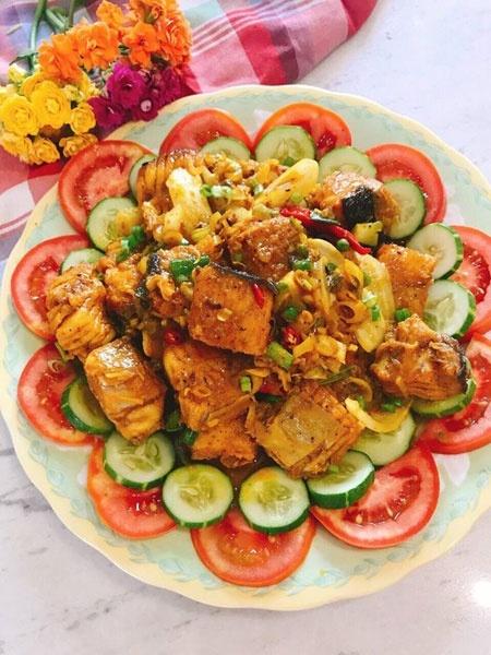 Làm cá đuối xào sả ớt thơm nức mũi hàng xóm-2