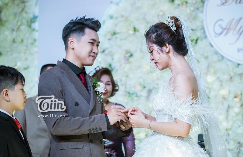 Huy Cung rạng rỡ trong đám cưới, làm Vlog ấn tượng dành tặng vợ-4