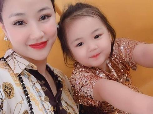 Trời rét căm căm, Maya diện đồ cắt xẻ táo bạo khoe 3 vòng bốc lửa-10