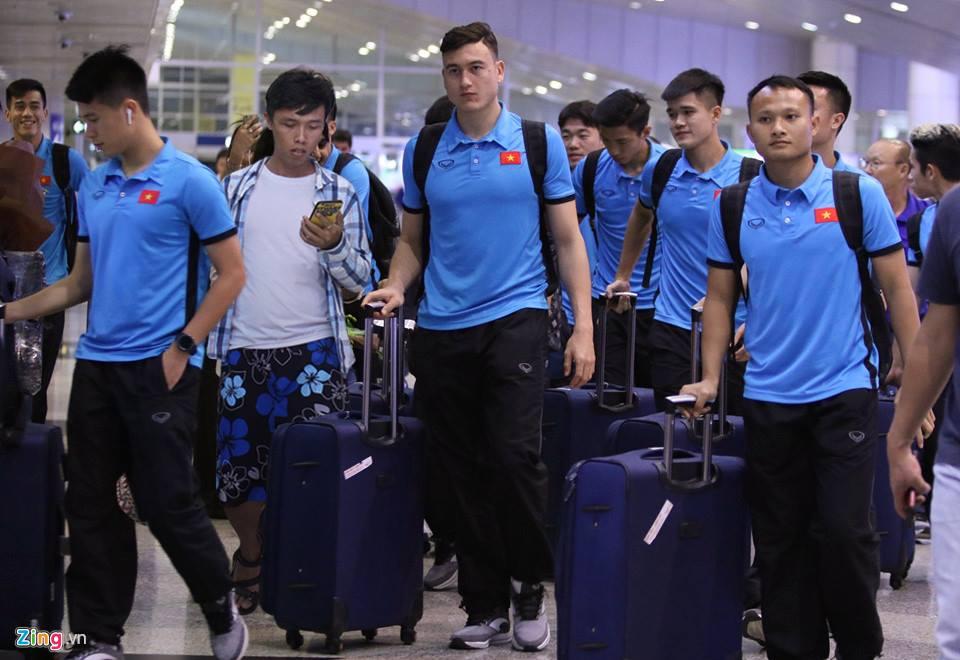 Bất ngờ trở thành thành viên bất đắc dĩ của đội tuyển Việt Nam, dân mạng xin quỳ trước tài năng của thánh photoshop-3