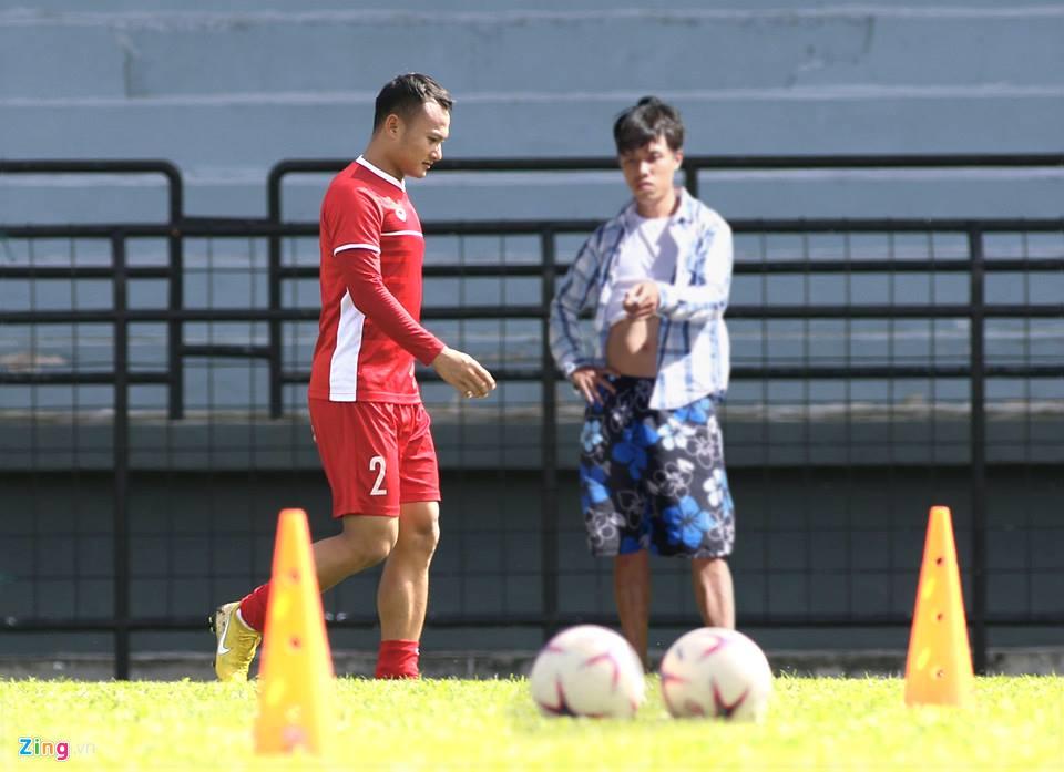 Bất ngờ trở thành thành viên bất đắc dĩ của đội tuyển Việt Nam, dân mạng xin quỳ trước tài năng của thánh photoshop-7