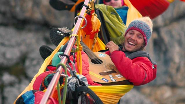 Những kẻ không sợ chết - Mắc võng nằm giữa vực thẳm-1