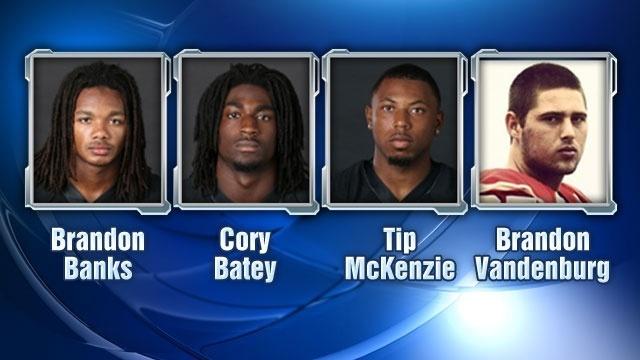 Lừa người yêu dùng thuốc lắc, gã trai gọi bạn bè đến cưỡng bức-1