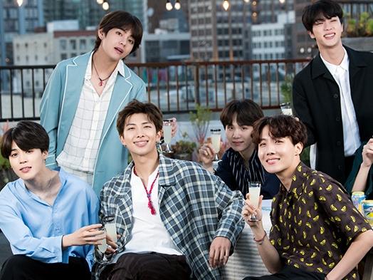 BTS gặp tai nạn ở Đài Loan vì bị fan cuồng rượt đuổi