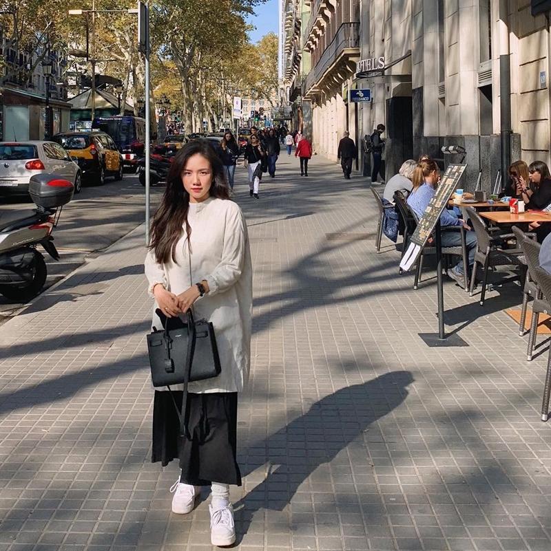 Chưa đến Giáng sinh mà Gil Lê - Hiền Hồ - Salim đã rủ nhau lên đồ ngập tràn sắc đỏ lễ hội-4