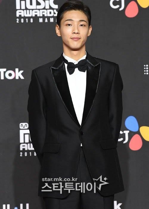 Thảm đỏ MAMA Hàn Quốc: Kim So Hyun giản dị vẫn lấn át dàn nữ thần, em gái quốc dân lấp ló vòng 1-9