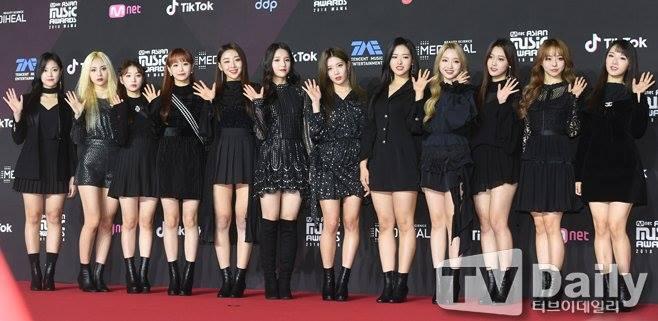 Thảm đỏ MAMA Hàn Quốc: Kim So Hyun giản dị vẫn lấn át dàn nữ thần, em gái quốc dân lấp ló vòng 1-17