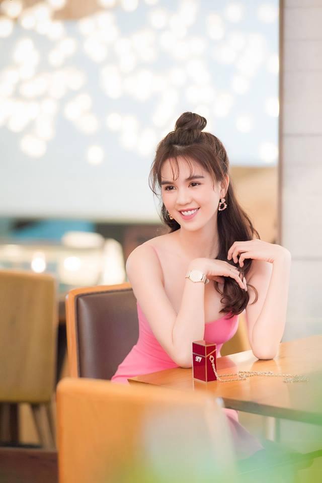 Vừa mở miệng thuyết giảng thủy chung, Ngọc Trinh nhận đủ đá xây biệt thự vì từng cắm sừng tỷ phú Hoàng Kiều-7