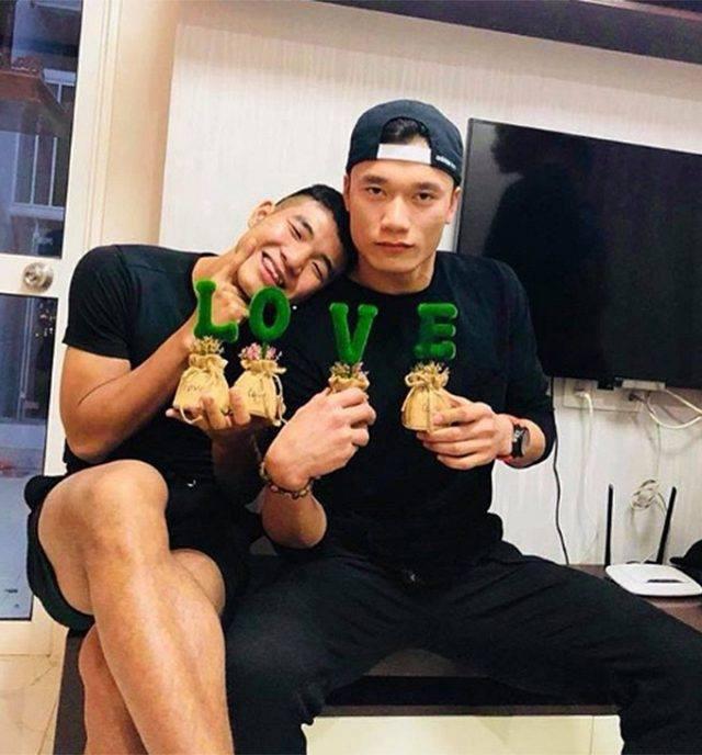 Quá thân thiết và tình cảm, cộng đồng mạng đua nhau ship cặp các cầu thủ tuyển Việt Nam-1