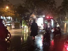 Ngập lụt Đà Nẵng: Điện giật ngã xuống đường, chồng chết, vợ nguy kịch Ngập lụt Đà Nẵng: Điện giật ngã xuống đường, chồng chết, vợ nguy kịch
