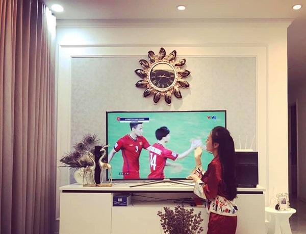 Quỳnh Búp Bê bất ngờ thả thính Quang Hải, bạn gái hotgirl ra chiêu độc khiến người xem gật gù cao tay-2