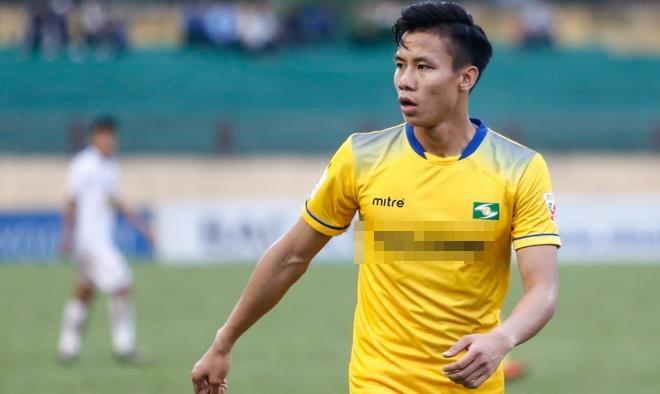 Quế Ngọc Hải: Từ cú song phi năm ấy đến cái ôm ấm áp giải cứu CĐV trên sân-1