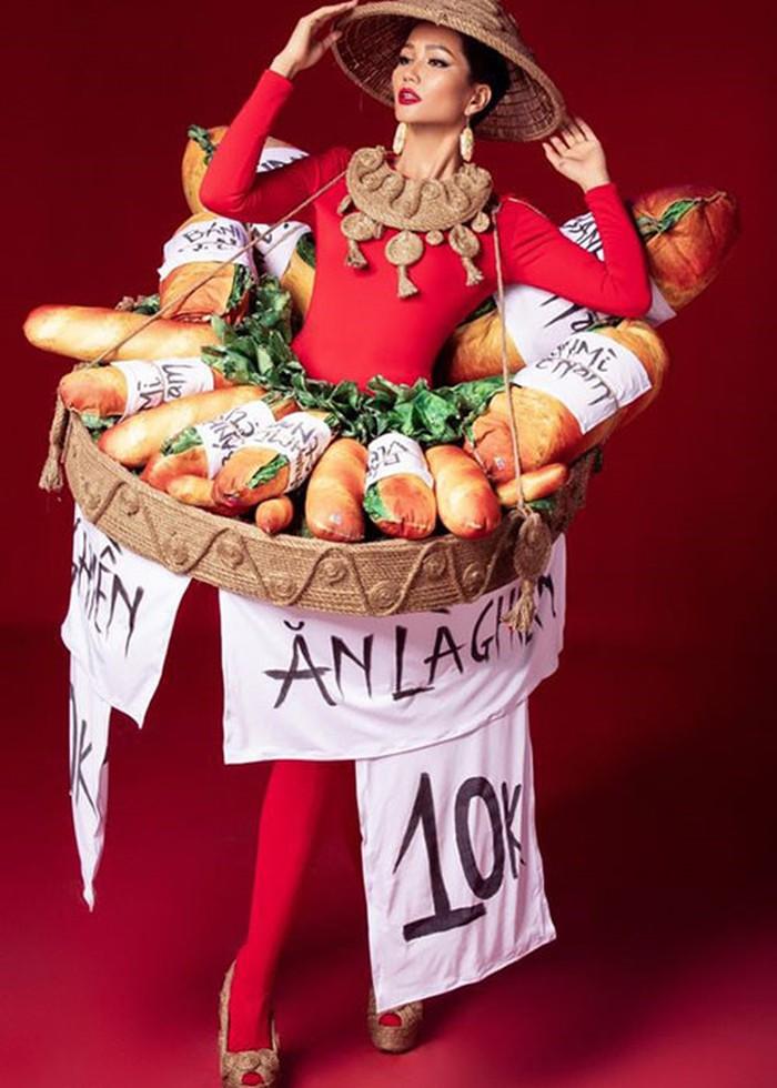 Không chỉ gặp sự cố, quốc phục Bánh Mì của HHen Niê bị chê tơi tả vì thay đổi đến phút chót-8