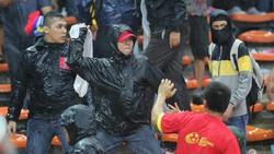 CĐV Việt Nam bị đuổi đánh khi tới Malaysia xem trận chung kết AFF Cup?