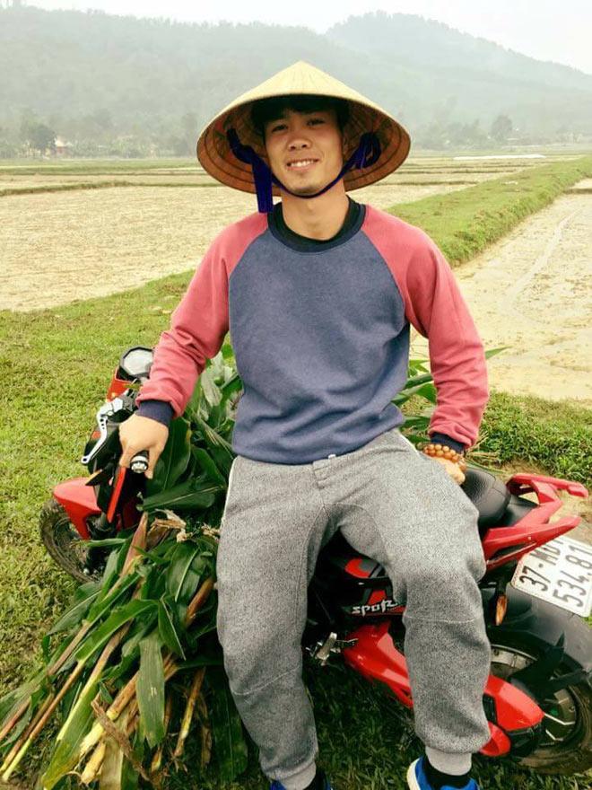 Dũng mãnh trên sân cỏ nhưng ngoài đời Công Phượng lại cute lạc lối-9