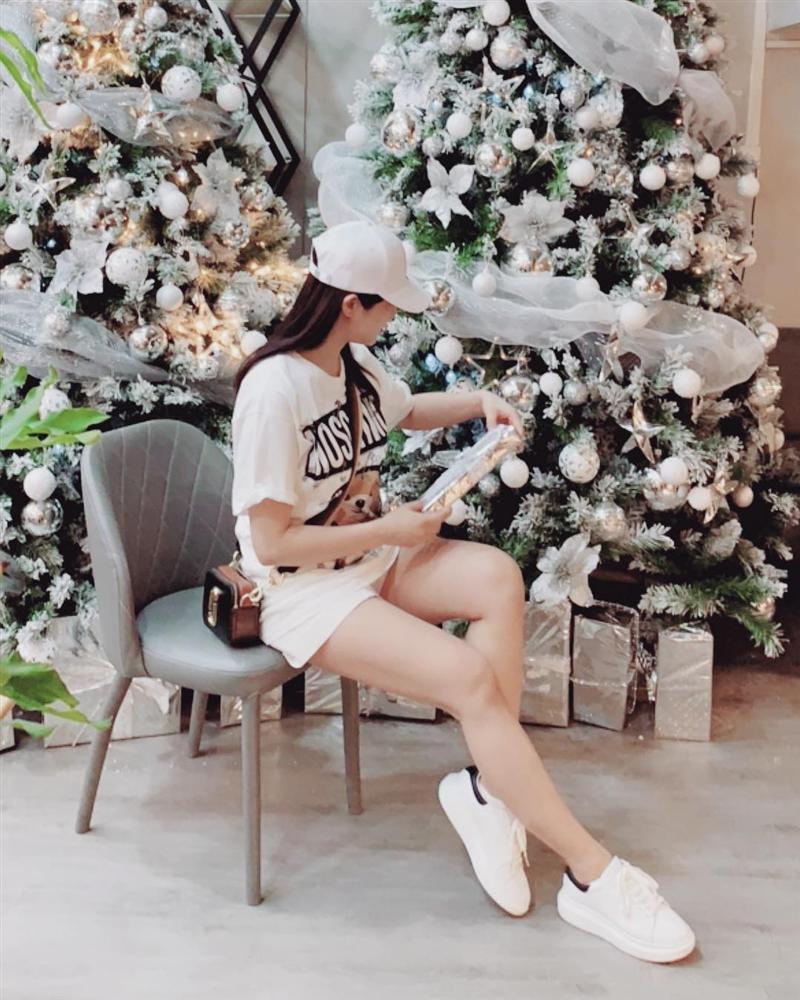 Diệp Lâm Anh khoe clip trong phòng tập gym, dân mạng lo lắng vẫn đang ở cữ cơ mà-5