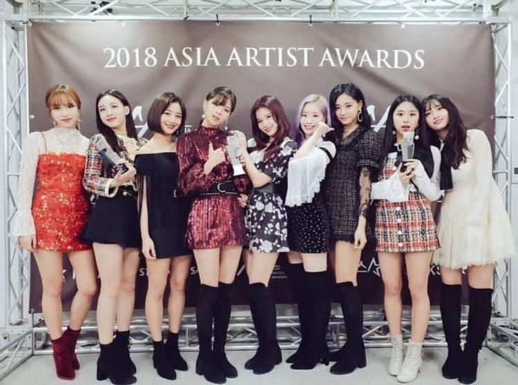 Kpop 2018 và những giải thưởng sinh ra… chẳng biết để làm gì!-2