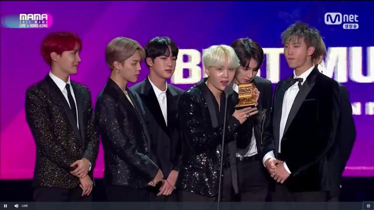 Kpop 2018 và những giải thưởng sinh ra… chẳng biết để làm gì!-7