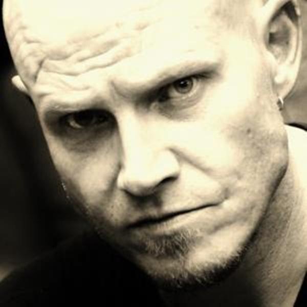 Sốc với nam diễn viên tự chặt cánh tay, giả thương binh để được đóng phim-1