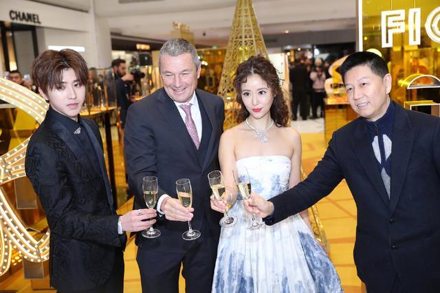 Lâm Tâm Như để tóc xù mì, bị chê già chát trong sự kiện mới-2