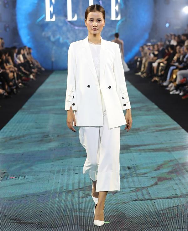 Tỷ muội Thanh Hằng - Hà Tăng ôm nhau thắm thiết khi Tăng Thanh Hà xuất hiện với vai trò mới-13