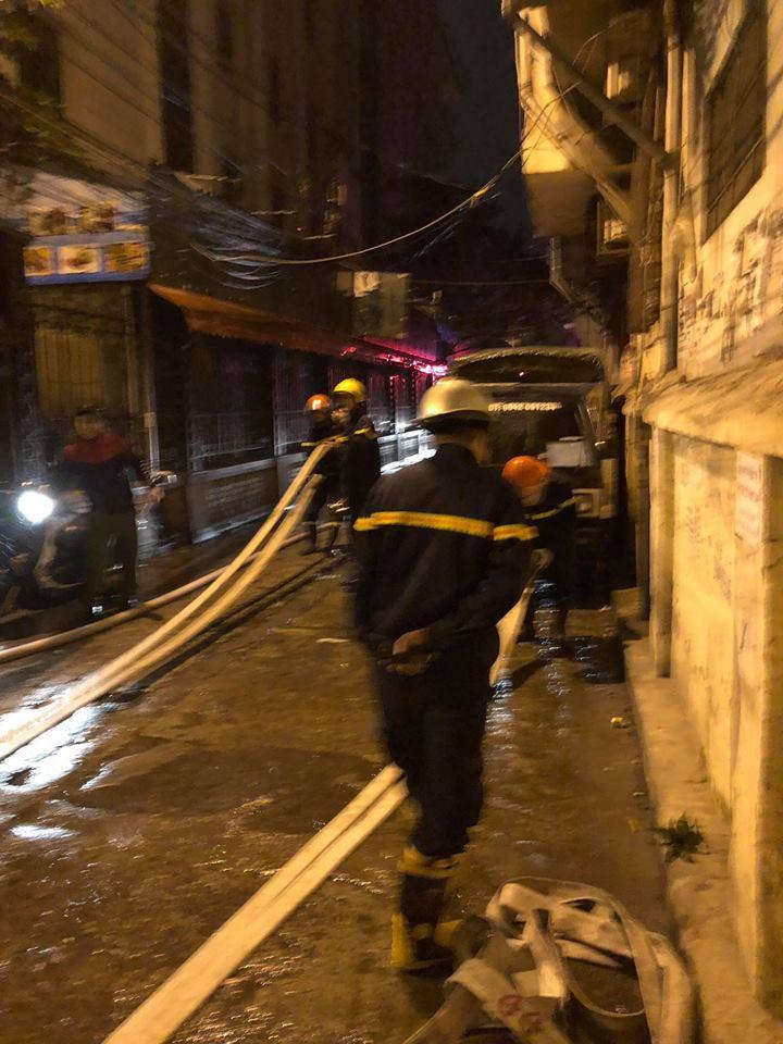 Kinh hoàng: Chăn điện phát nổ, thiêu rụi căn nhà trong đêm-3