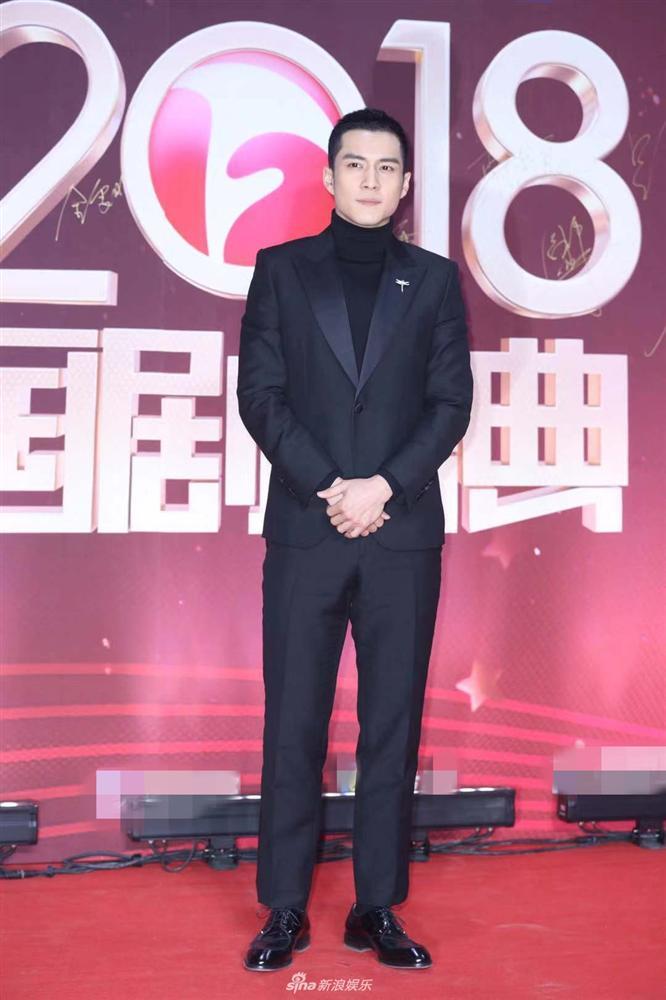 Thảm đỏ Quốc Kịch Thịnh Điển: Dàn sao Diên Hi Công Lược hội ngộ, không ngại hở giữa thời tiết lạnh giá-17