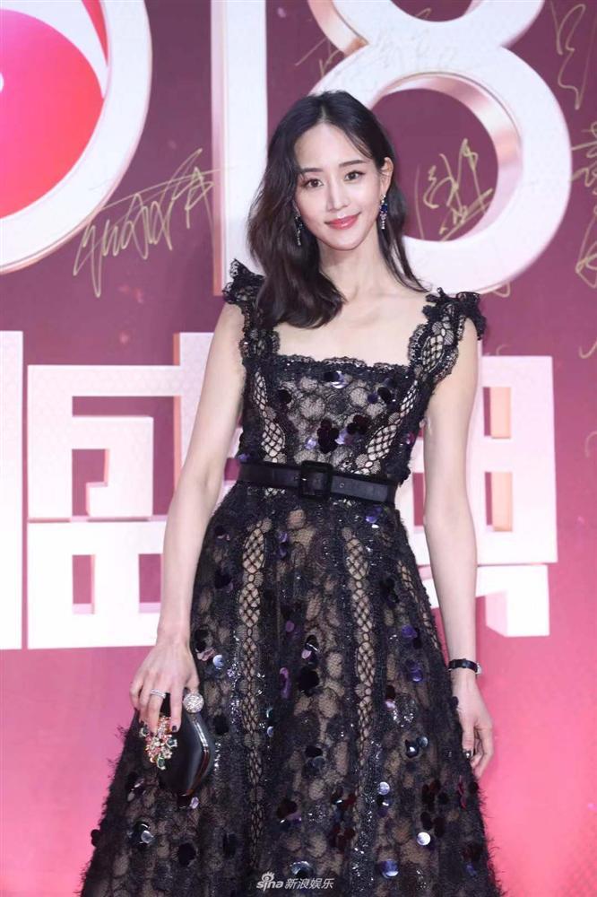 Thảm đỏ Quốc Kịch Thịnh Điển: Dàn sao Diên Hi Công Lược hội ngộ, không ngại hở giữa thời tiết lạnh giá-8