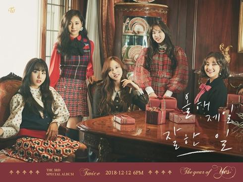 Twice đẹp rạng rỡ, khoe giọng hát ngọt ngào trong MV mới