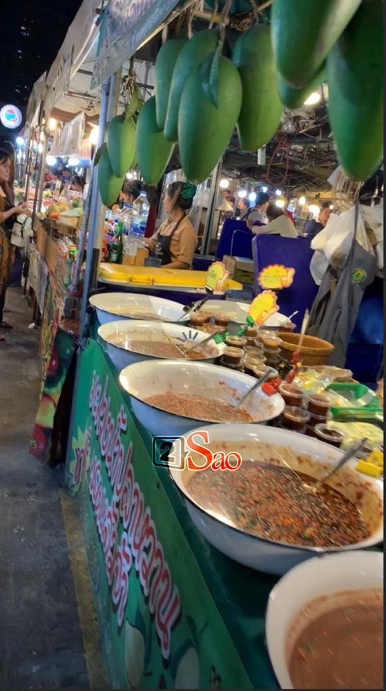 Sau quốc phục Bánh Mì và dép tổ ong ở Miss Universe, HHen Niê lại quảng bá Việt Nam bằng một thứ chỉ 50 nghìn-4