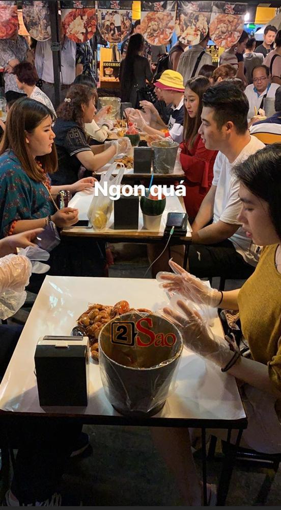 Sau quốc phục Bánh Mì và dép tổ ong ở Miss Universe, HHen Niê lại quảng bá Việt Nam bằng một thứ chỉ 50 nghìn-6