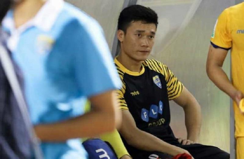 Có một năm thi đấu chưa thực sự tốt, thủ môn Bùi Tiến Dũng bất ngờ nhận quà khủng trước trận đánh cuối của AFF Cup-1